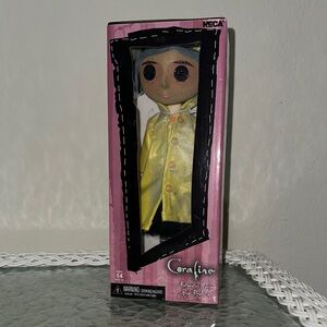 Coraline Doll in Yellow Raincoat NECA Laiki Prop Replica NEW in Box RARE